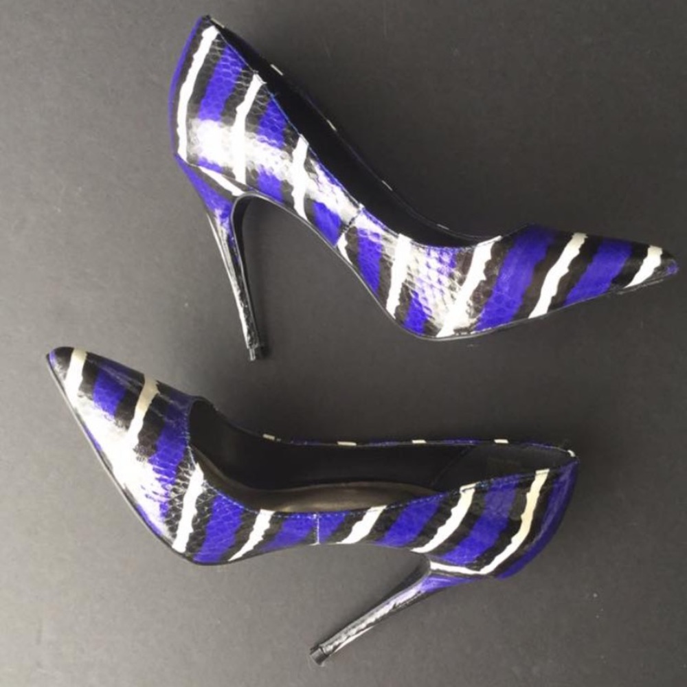LFL purple White black Snakeskin Pointed Toe Pumps Size 6.
